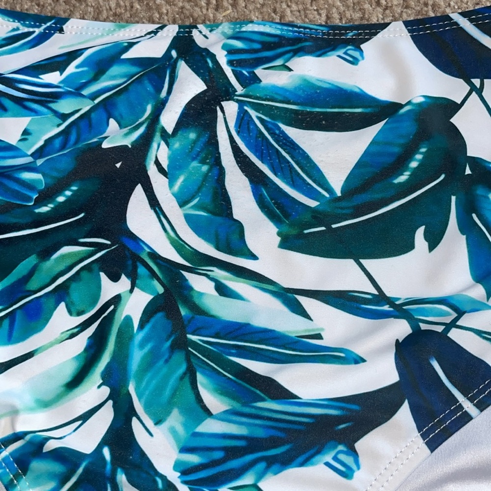 Tropical Leaf Print High-Waisted Bikini Bottom size medium - Picture 2 of 7